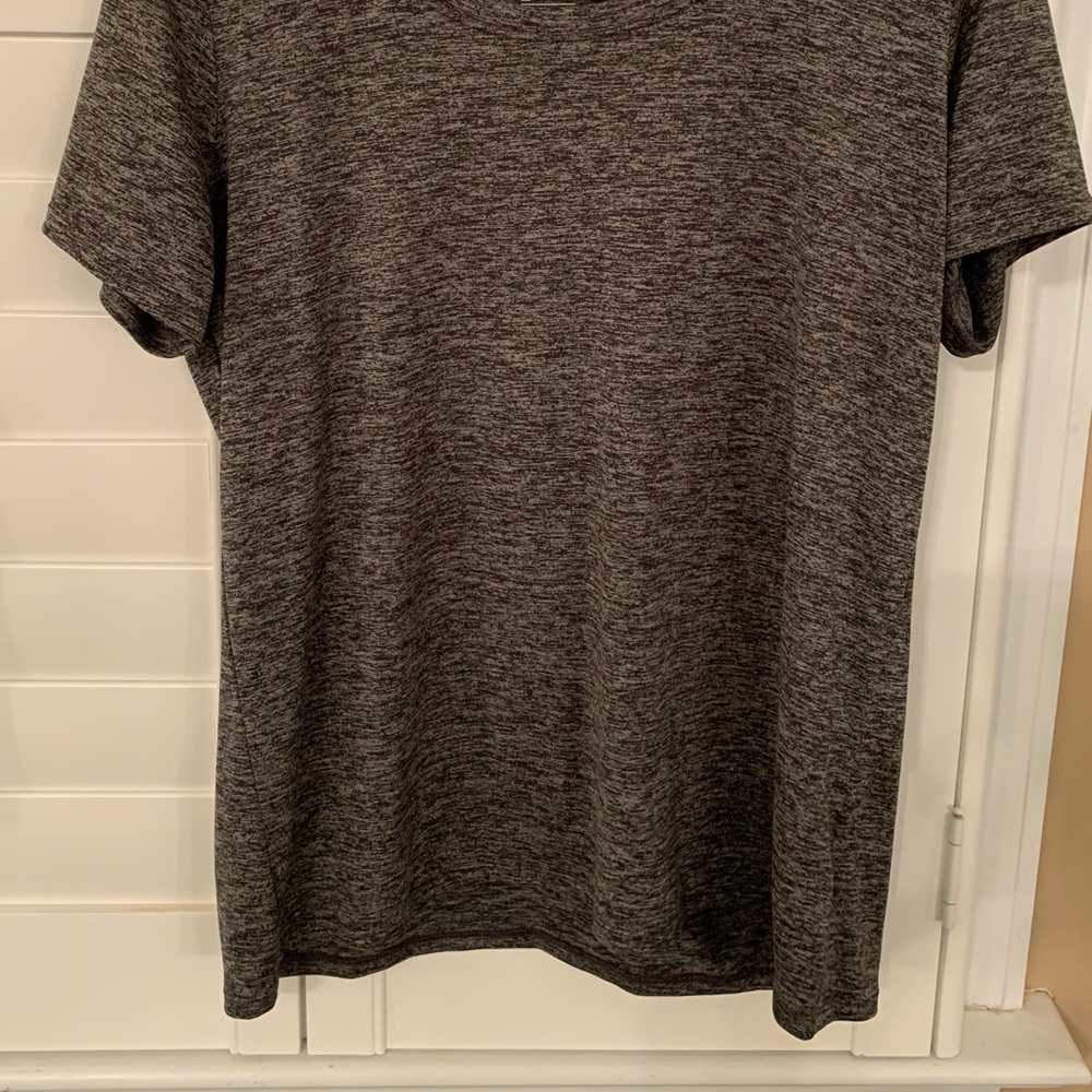 Nike dry-fit athletic top - Picture 5 of 6